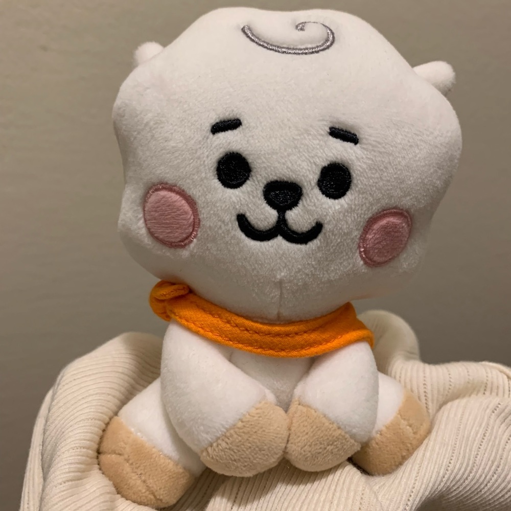 BT21 RJ Official 🩷